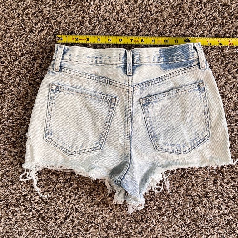 Abercrombie & Fitch Annie High Rise Short Light Acid Wash Distressed Denim 26 2 - Picture 3 of 4